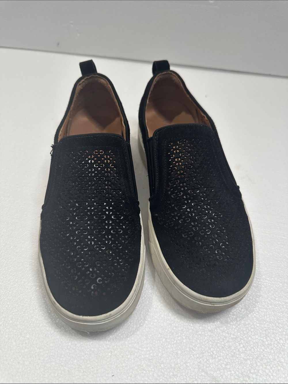 Vionic Black Slip-On Sneakers suede Upper design size 7.5